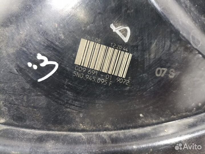 Фонарь задний наружный левый Tiguan 2007-2011