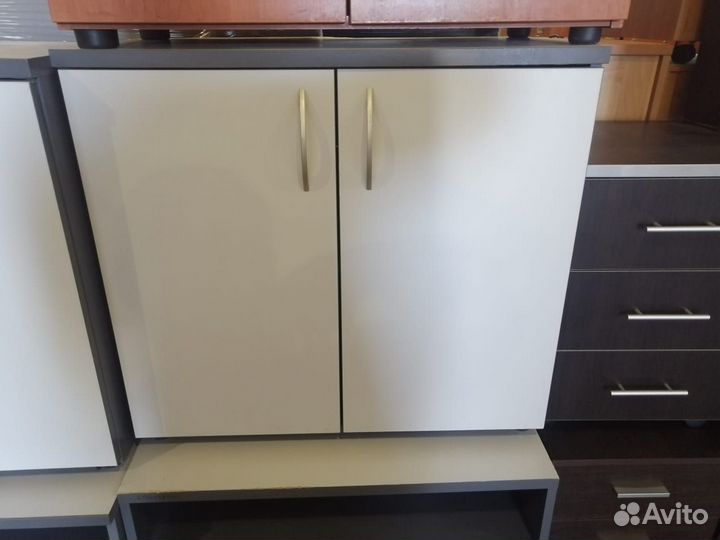 Тумба под оргтехнику