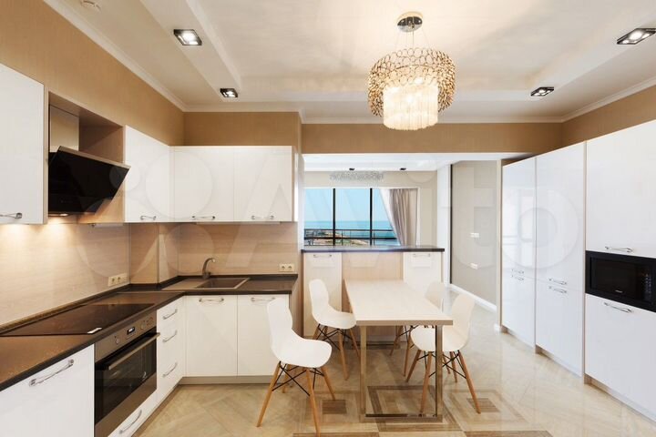 3-к. квартира, 102 м², 11/12 эт.