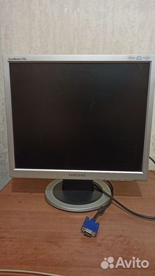 Монитор Samsung 710n