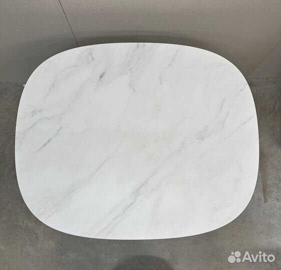 Стол в гостинную