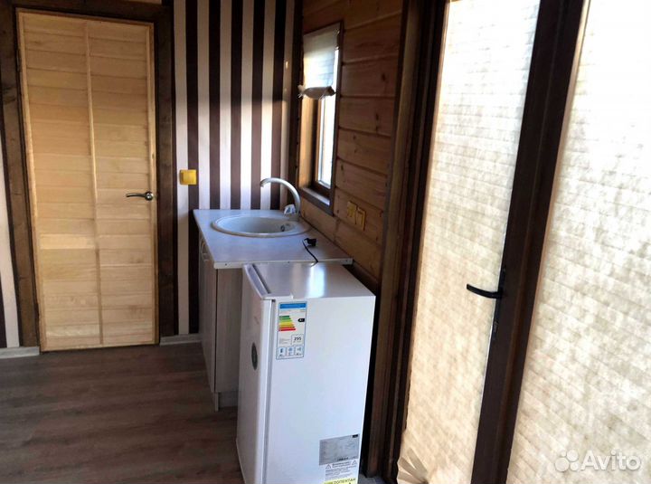 Бытовка дачная с верандой