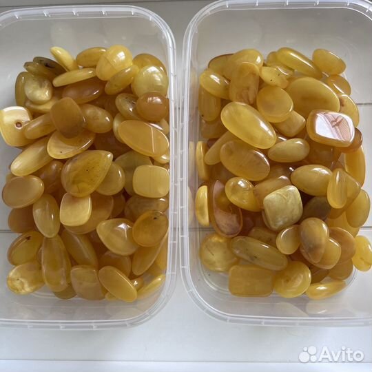 Кулон янтарный, цельный янтарь