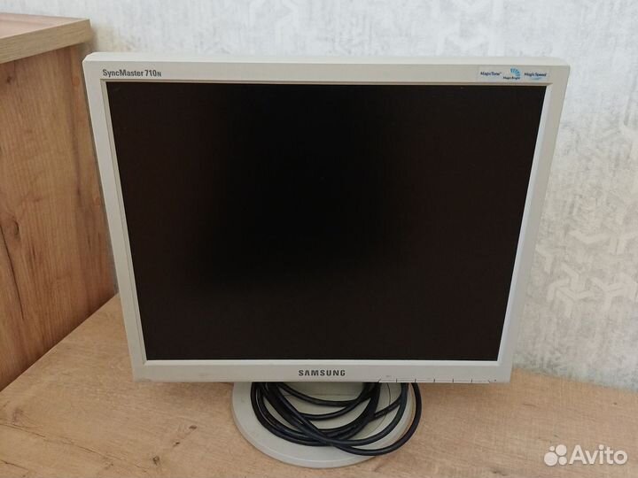 Монитор Samsung syncmaster 710n