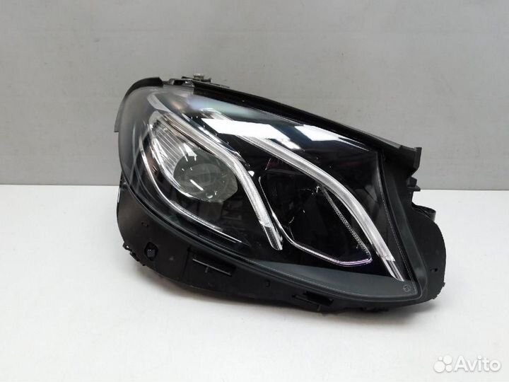 Фара правая Mercedes-Benz E-Class