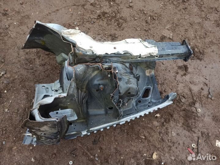 Лонжерон передний правый