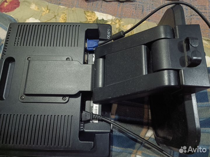 Монитор HP 1740