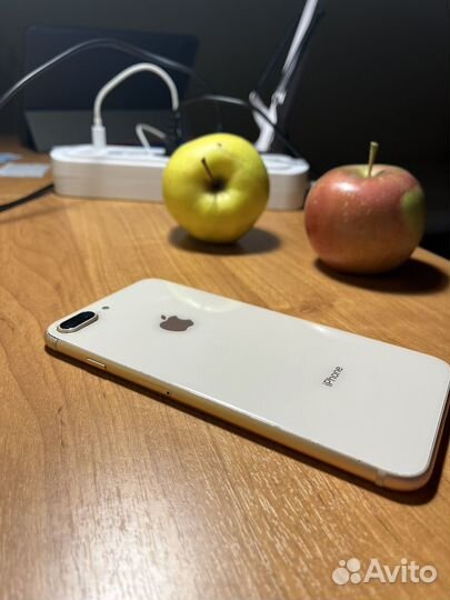 iPhone 8 Plus, 64 ГБ