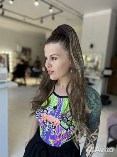 Волосы на заколках шиньон хвост