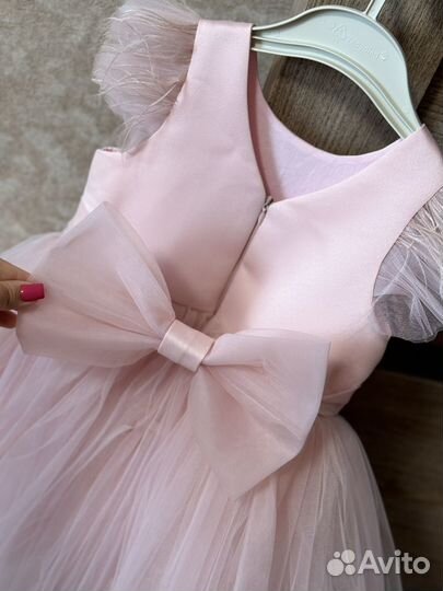 Нарядное платье на девочку 104р-р