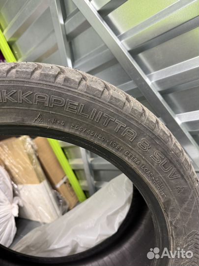 Nokian Tyres Hakkapeliitta 8 SUV 255/45 R20 105