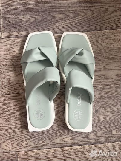 Шлепанцы, босоножки