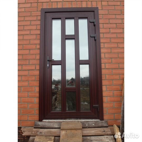 Дверь пластиковая входная