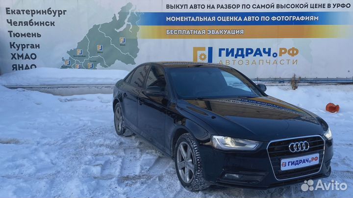 Накладка порога внутренняя передняя левая Audi A4