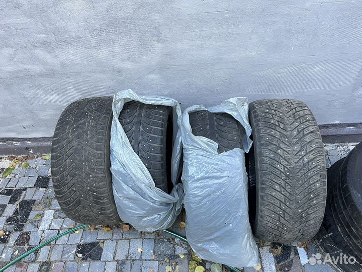 Nokian Tyres Hakkapeliitta 8 225/45 R17 и 245/45 R17 98T