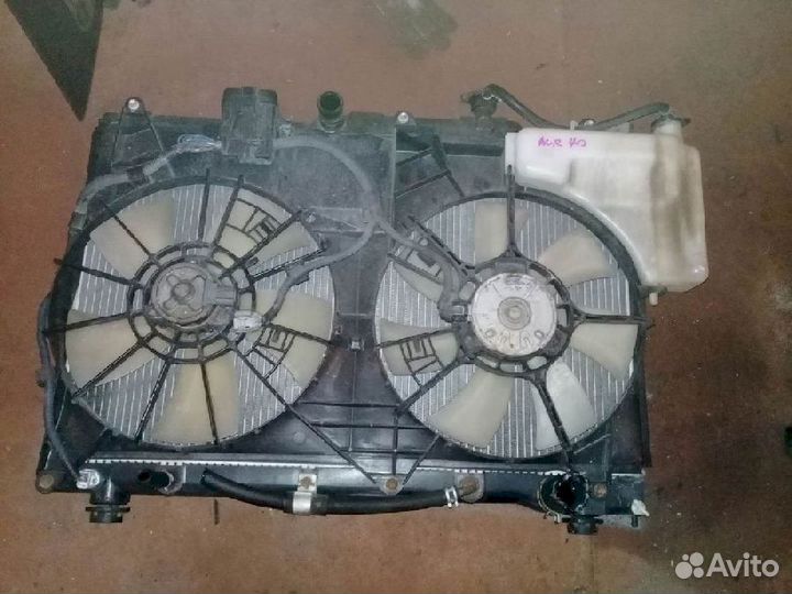 Радиатор охлаждения Toyota Estima ACR30W без венти