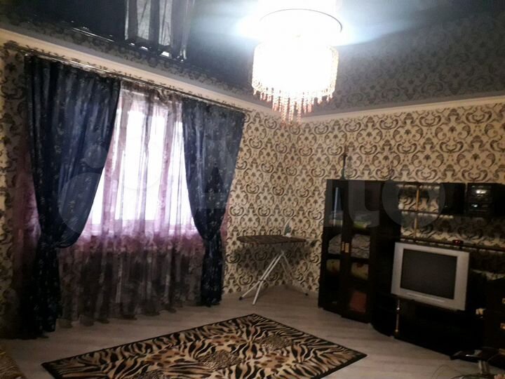 2-к. квартира, 60 м², 1/3 эт.