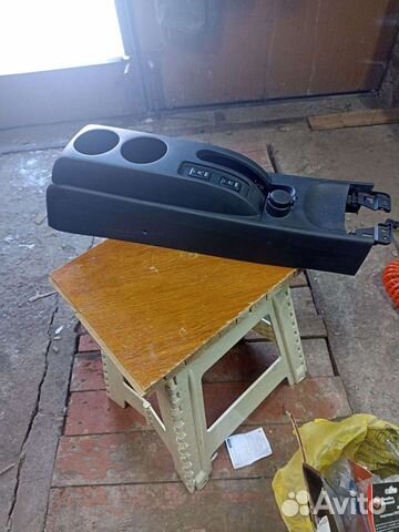 Подлокотник nissan tiida