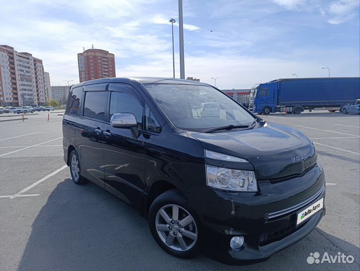 Toyota Voxy 2.0 CVT, 2009, 366 000 км