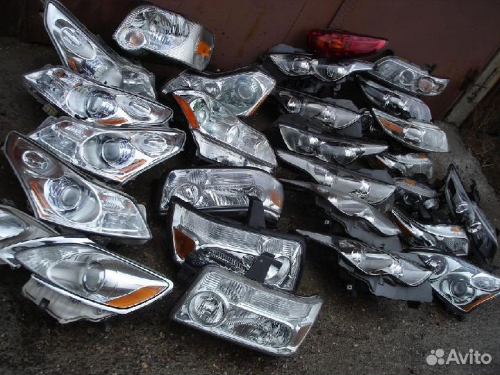 Фара Toyota Highlander 10-13 (Спереди/ Справа)