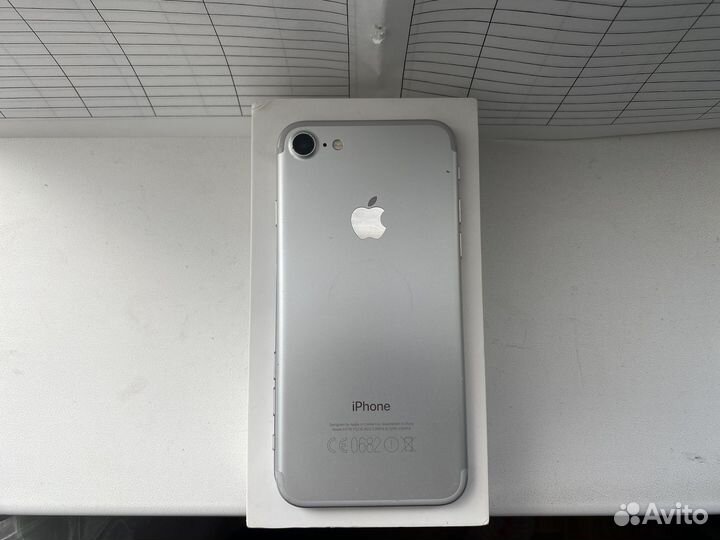 iPhone 7, 32 ГБ