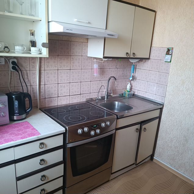 Комната 15 м² в 3-к., 9/14 эт.