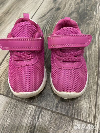 Кроссовки для девочки