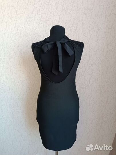 Платье состояние нового