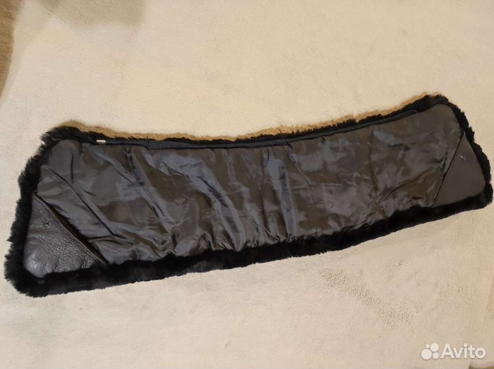 Меховой воротник черный