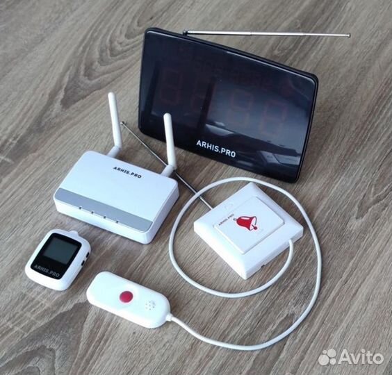 Вызов персонала в санузел, пейджер часы