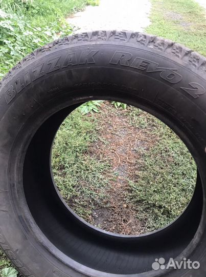 Bridgestone Blizzak Revo2 215/60 R16