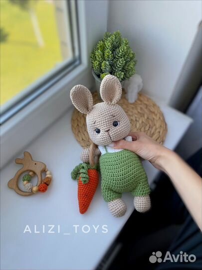 Вязаный зайка
