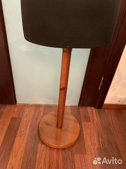 Манекен на деревянной основе