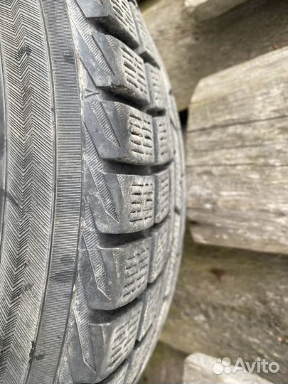 Yokohama Ice Guard IG30 215/45 R17