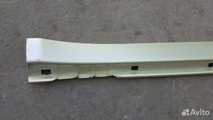 Накладка порога правая Subaru Forester SG5 EJ205