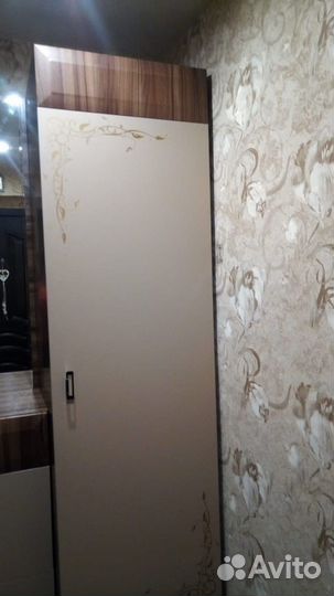Шкаф, комод и зеркало