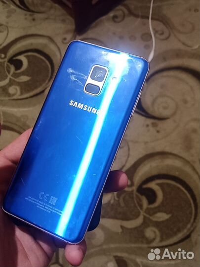 Samsung Galaxy A8 (2018), 4/32 ГБ