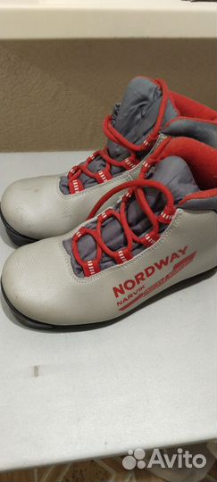 Лыжные ботинки