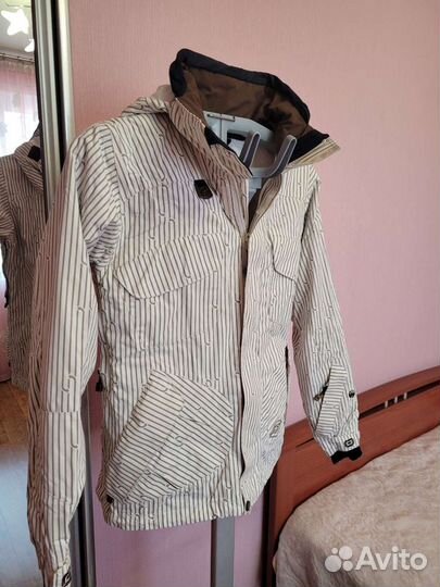 Горнолыжная сноубордическая куртка S р.40-44