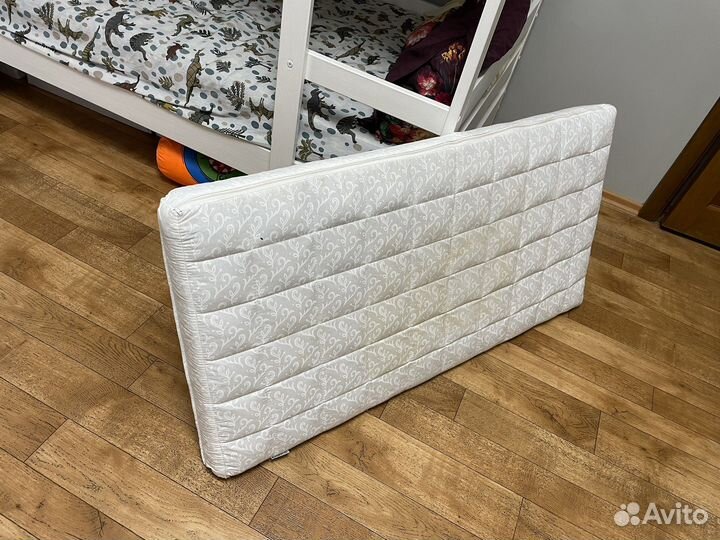 Детская кроватка с маятником и ящиком