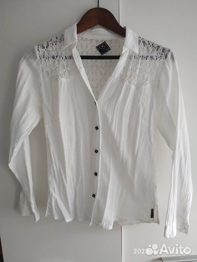 Блузка белая