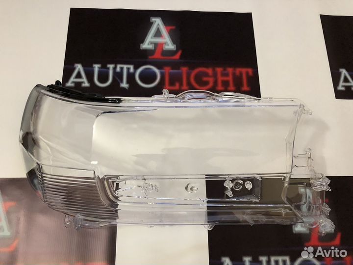 Стекло фары Toyota Land Cruiser 200 2015-нв правое