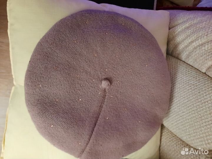 Головные уборы и перчатки женские