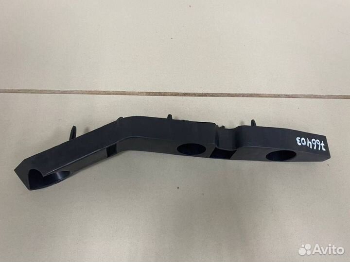 Направляющая переднего бампера правая Ford Focus 2