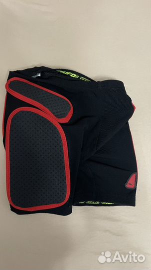 Защитные шорты для сноуборда ufo