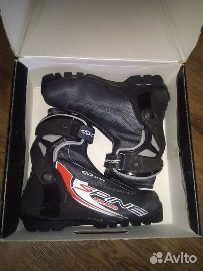 Ботинки для беговых лыж 38 размер,крепление NNN