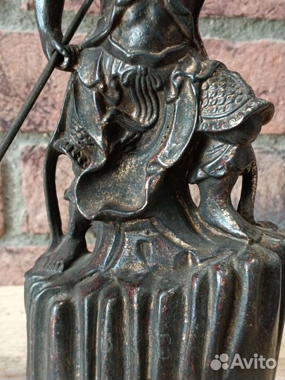 Старинная бронзовая статуэтка