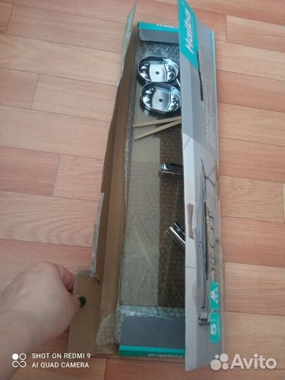 Полка стеклянная для ванной новая