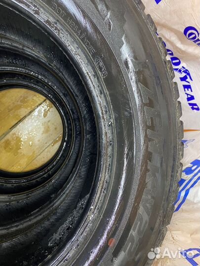 Kumho I'Zen KW22 235/65 R17