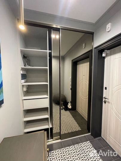 Шкаф-купе с зеркалом